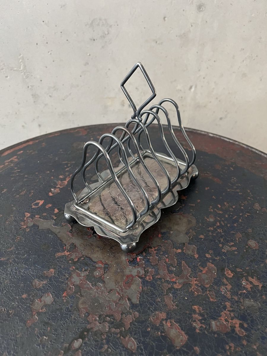 Altro per cucinare: Antiker versilberter Toastständer – Usato da Wabern venduto da La-Vitrine 1