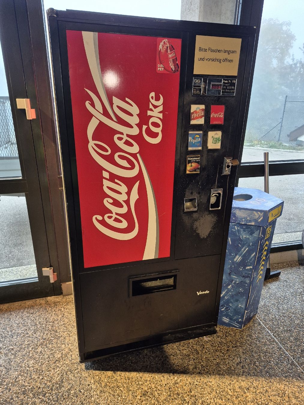 Selecta Altro per Gastronomia & Hotel: Getränkeautomat Coca-Cola von Selecta – Usato da Hofstetten SO venduto da Motosaccoche 1