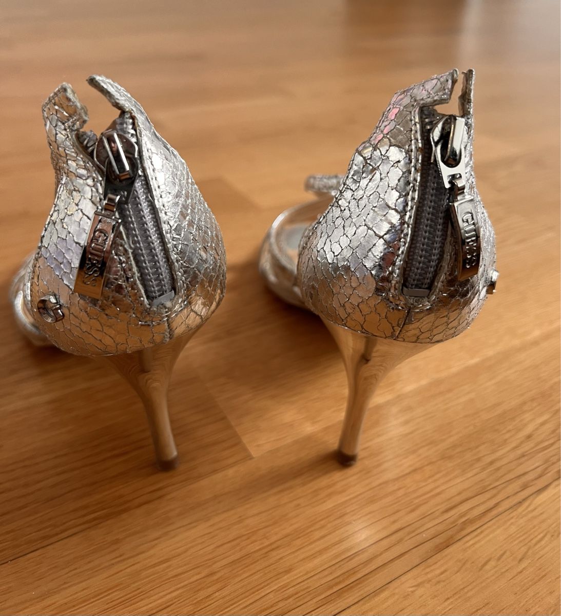 Guess Chaussures femmes: Guess Sandalen – D'occasion à Zürich par Dory84 1