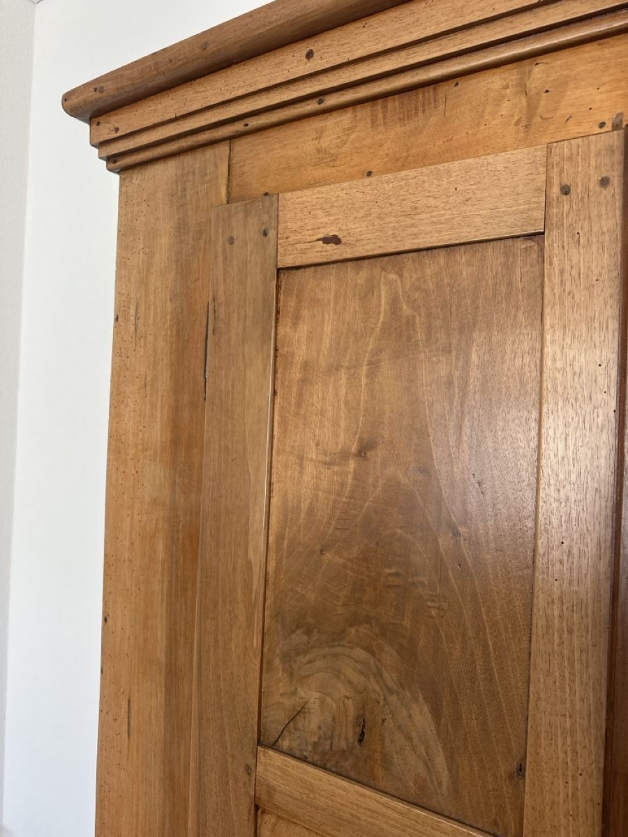 Armadi: Antiker Nussbaumschrank – Usato da St. Gallen venduto da Ursula66 1
