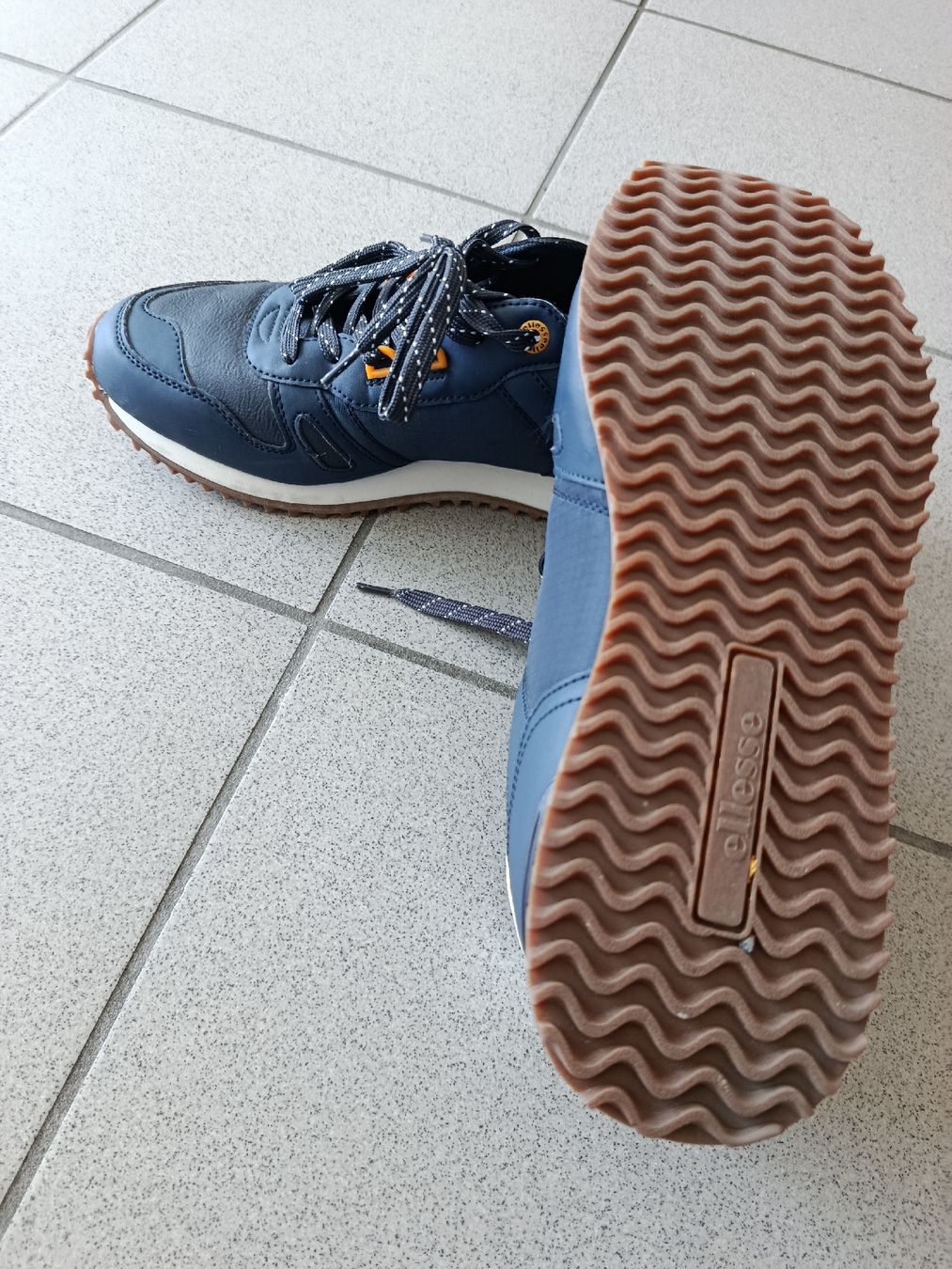 Ellesse Herrenschuhe: ellesse sneaker gr. 44 – Gebraucht aus Biel/Bienne von elboom 1