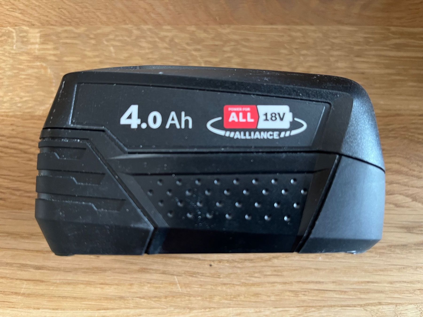 Bosch Akkus & Batterien: Bosch Starter Set 18V 4.0Ah Akku + Ladegerät – Gebraucht aus Thundorf von popeye03 2