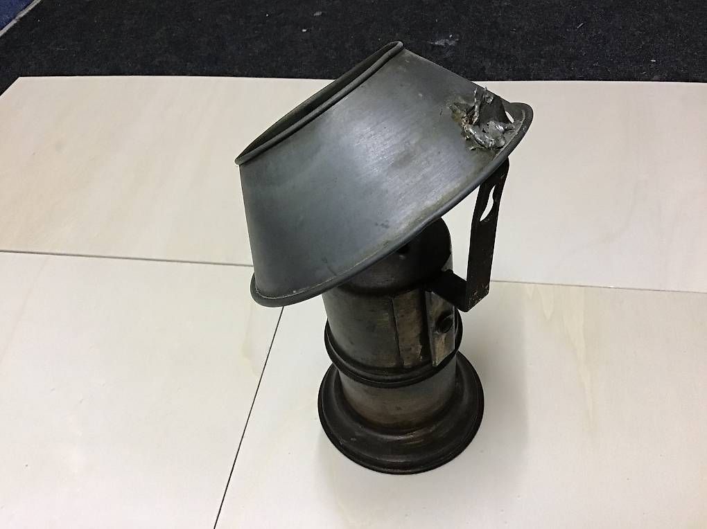 Lampade: Antike Öl/Petrollampe – Usato da Uzwil venduto da Steini27