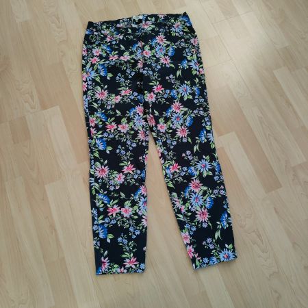 Lässige Sommerhose lang Gr. 44 neu Fr. 21.-