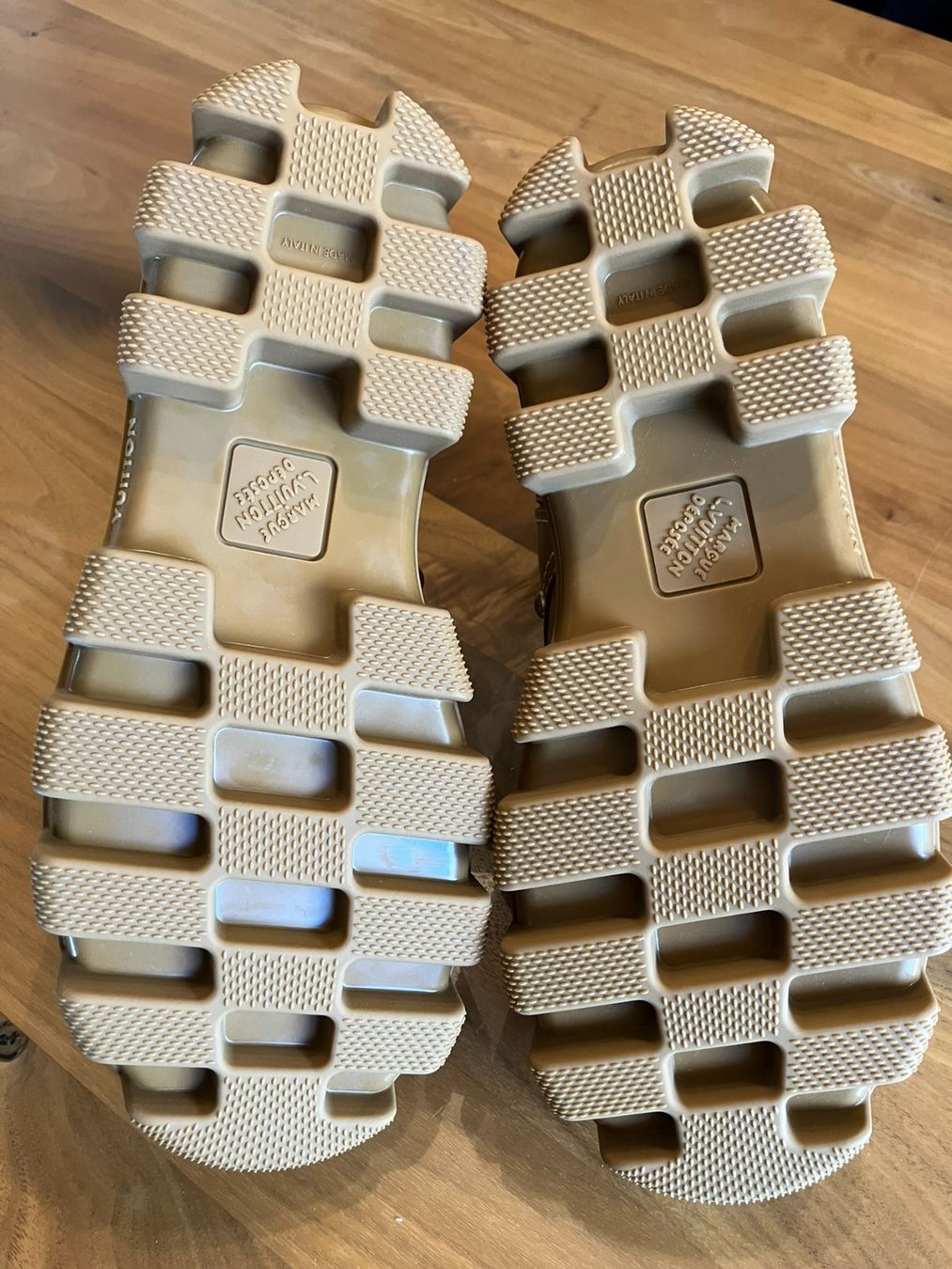 Louis Vuitton Scarpe da uomo: Louis Vuitton Schuhe, Checker Ankle Boot, beige, Gr. 7 / 41 – Nuovo e nell'imballaggio originale da Zäziwil venduto da Bewy1 4