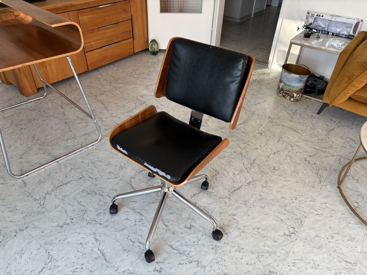 Sedie: Wunderschöner Bürostuhl im Mid-Century-Stil. – Usato da Küsnacht ZH venduto da StuartJohnston
