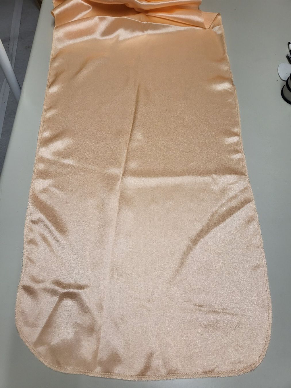Tutte le decorazioni: Sitzbezug oder Tischdecke mit lachsfarbener Dekoration – Usato da Brütten venduto da Diana098 5
