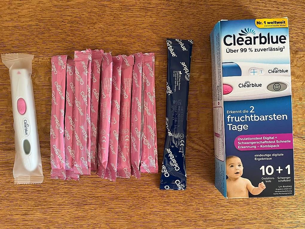 Attrezzature mediche: Clearblue 10 Ovulationstests und 1 Schwangerschaftstest – Nuovo e nell'imballaggio originale da Bern venduto da ni_mo
