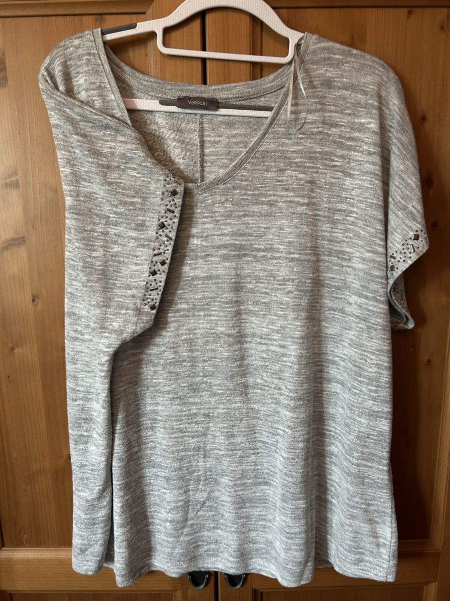 Top: Blouse avec petits brillant – Usato da Daillens venduto da guisepa