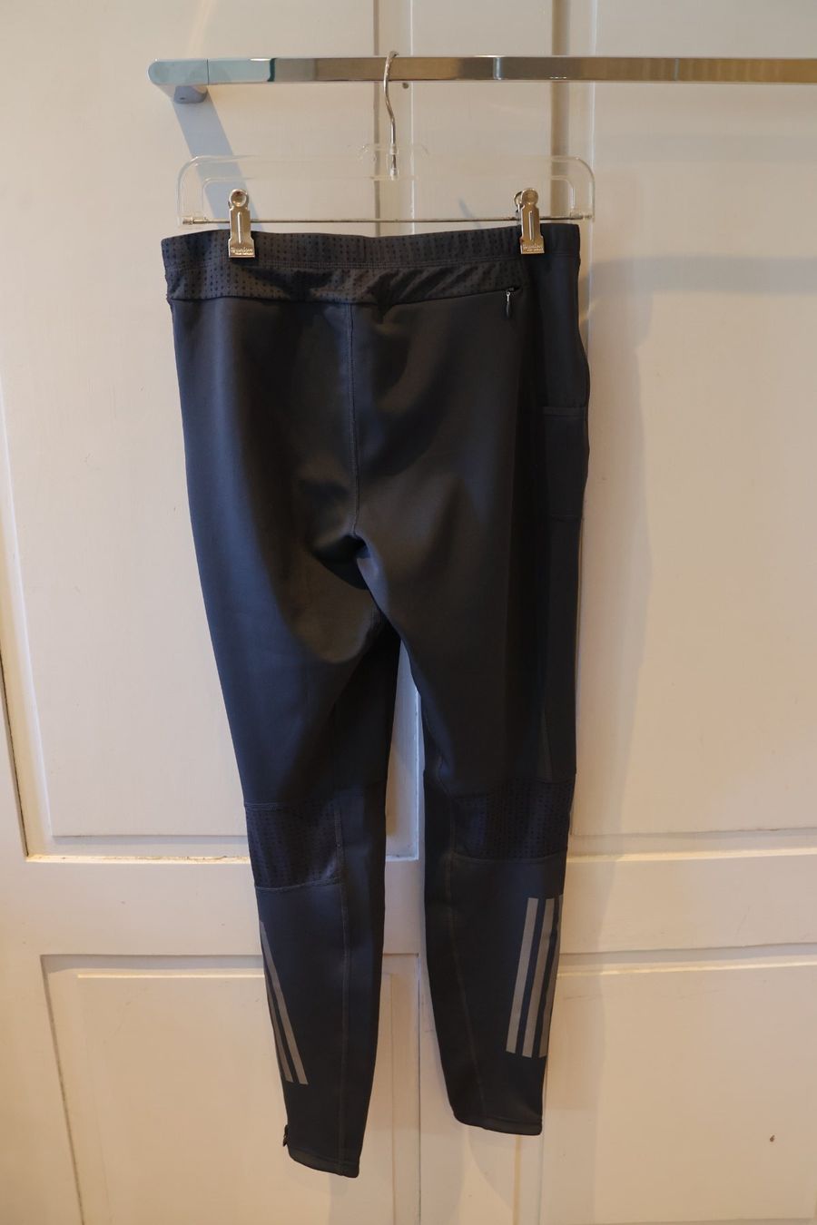 Adidas Leggings: Graue adidas ClimaCool Sporthose – D'occasion à Winterthur par jul_v9wx 1