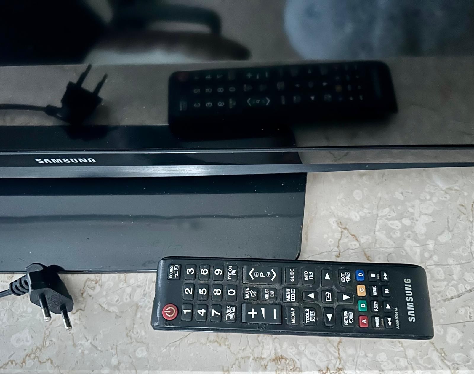 Samsung Televisori: Televisore Samsung LED 32 pollici - Ottimo Affare! – Usato da Versoix venduto da Russo35 5