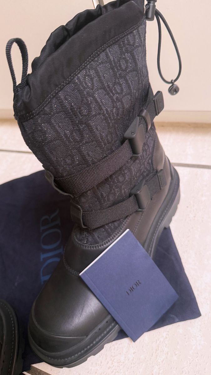 Dior Scarpe da uomo: Original Dior Explorer Boots Herren Schwarz Leder & Obli – Nuovo e nell'imballaggio originale da Binningen venduto da mik_2r9l 2