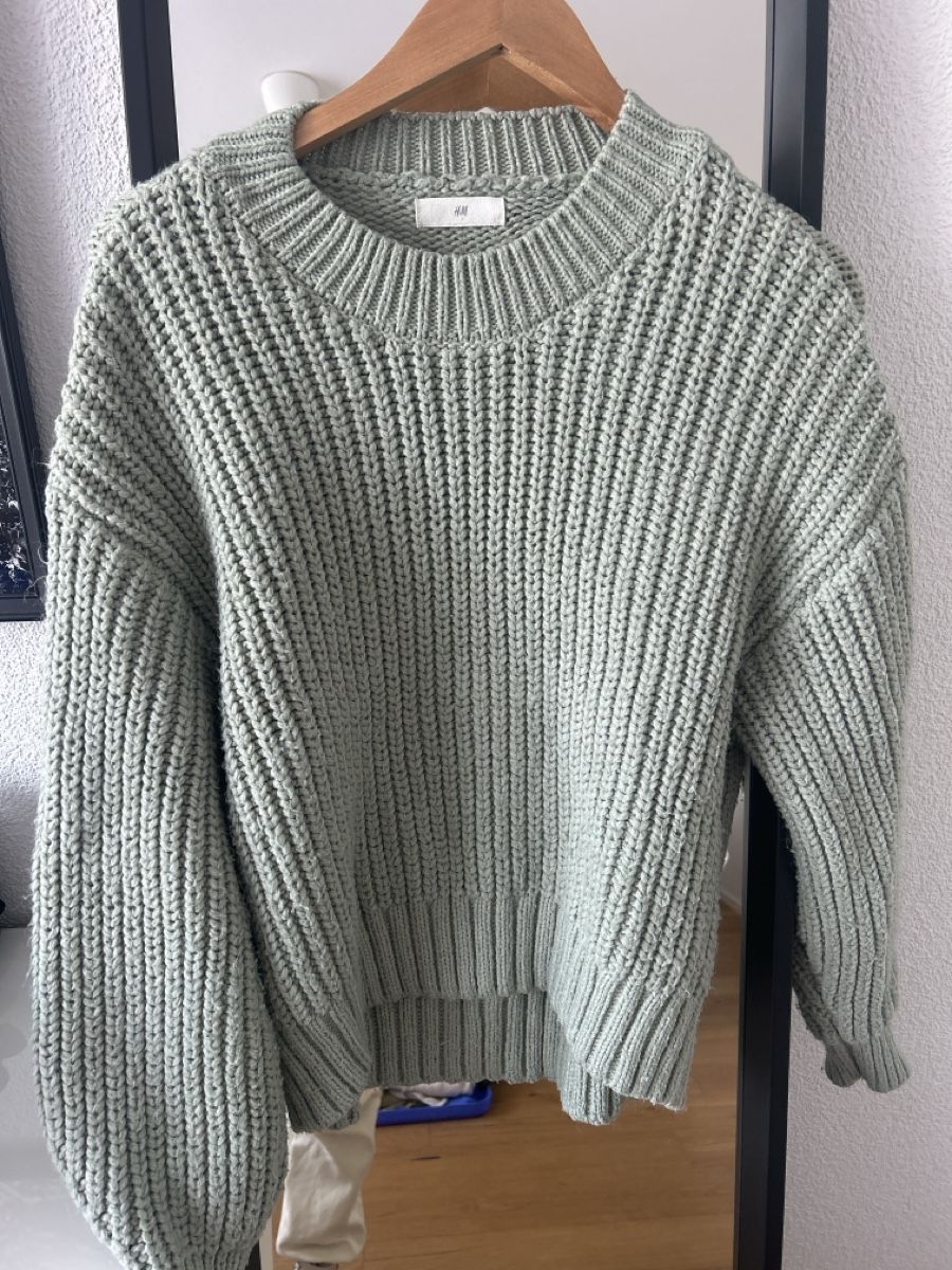 Lotti di vestiti: Kleiderpaket grobgestrickte Pullis – Usato da Fraubrunnen venduto da alne777 1