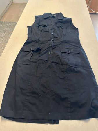Schwarzes Safari-/Utility-Kleid | Ärmellos | Gr.42