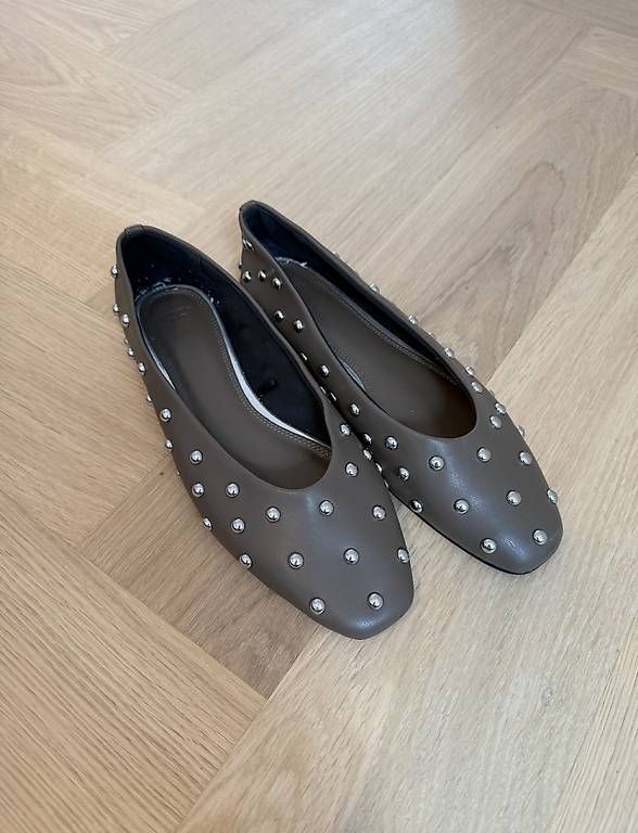 Chaussures femmes: Nieten Ballerinas – D'occasion à Zürich par kochme