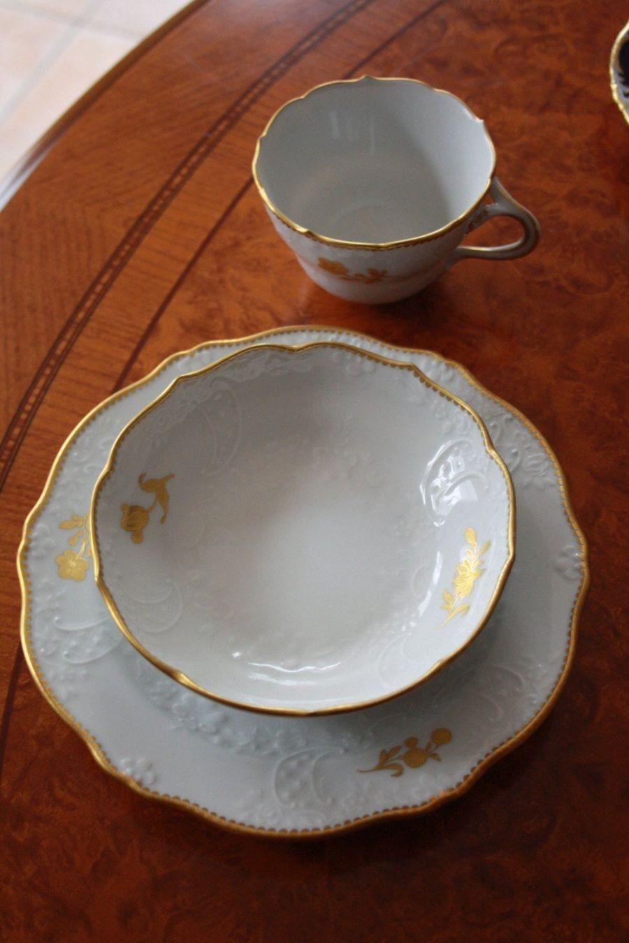 Set di piatti: Meissen Neumarseille Reliefform Prunk – Nuovo (secondo la descrizione) da Urtenen-Schönbühl venduto da Cbuyer 4