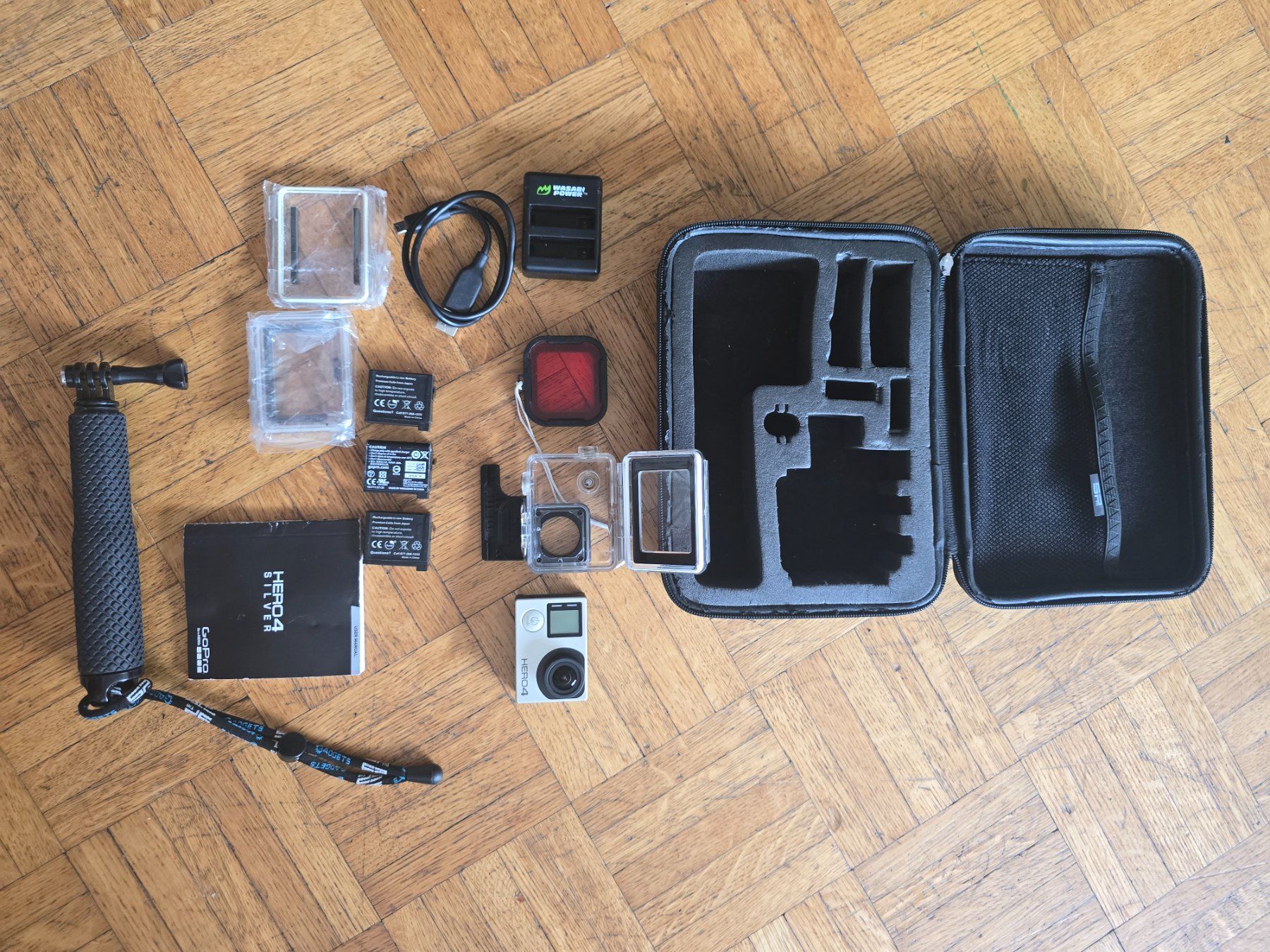 Gopro Action Cam: Gopro Hero 4 + Unterwassergehäuse, Zubehör – Usato da Zürich venduto da H44