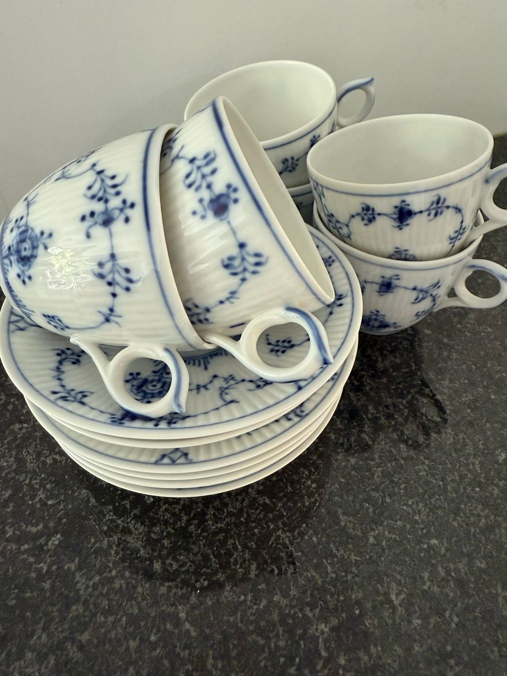 Royal Copenhagen Set di piatti: Royal Coppenhagen Mokkatassen mit Unterteller – Usato da Schaan venduto da ali_km9b
