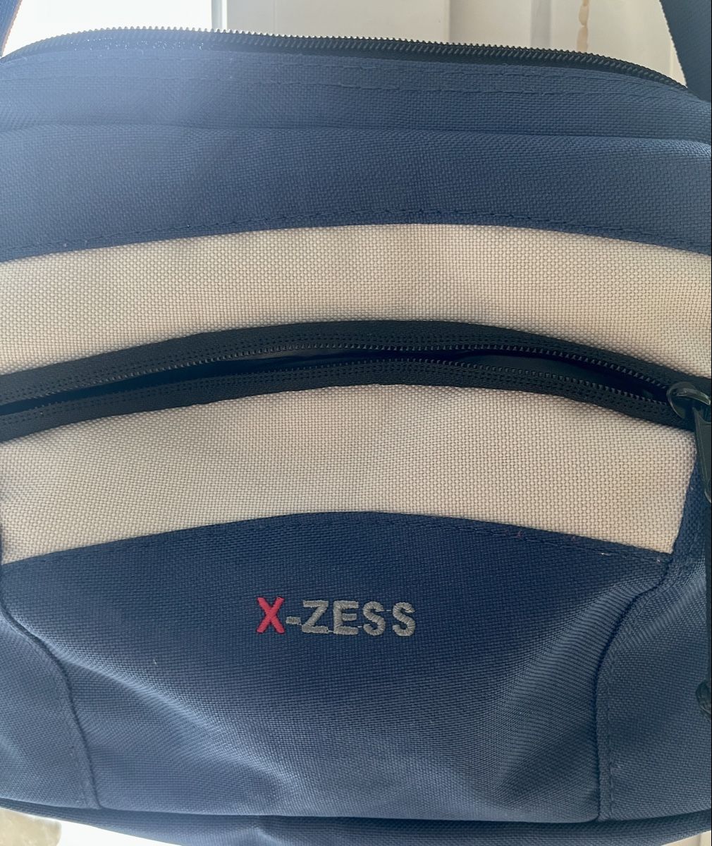 Taschen: X-ZESS, Umhängetasche, Neuwertig – Gebraucht aus St. Gallen von reg_f8h8 6