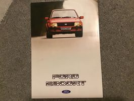 Ford Escort Posterprospekt 8 S. Französisch September 1982