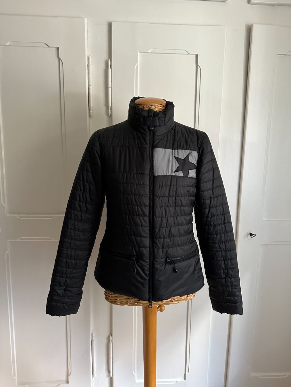 Giacche: JET SET - Steppjacke schwarz XS – Usato da Zürich venduto da Diazaio