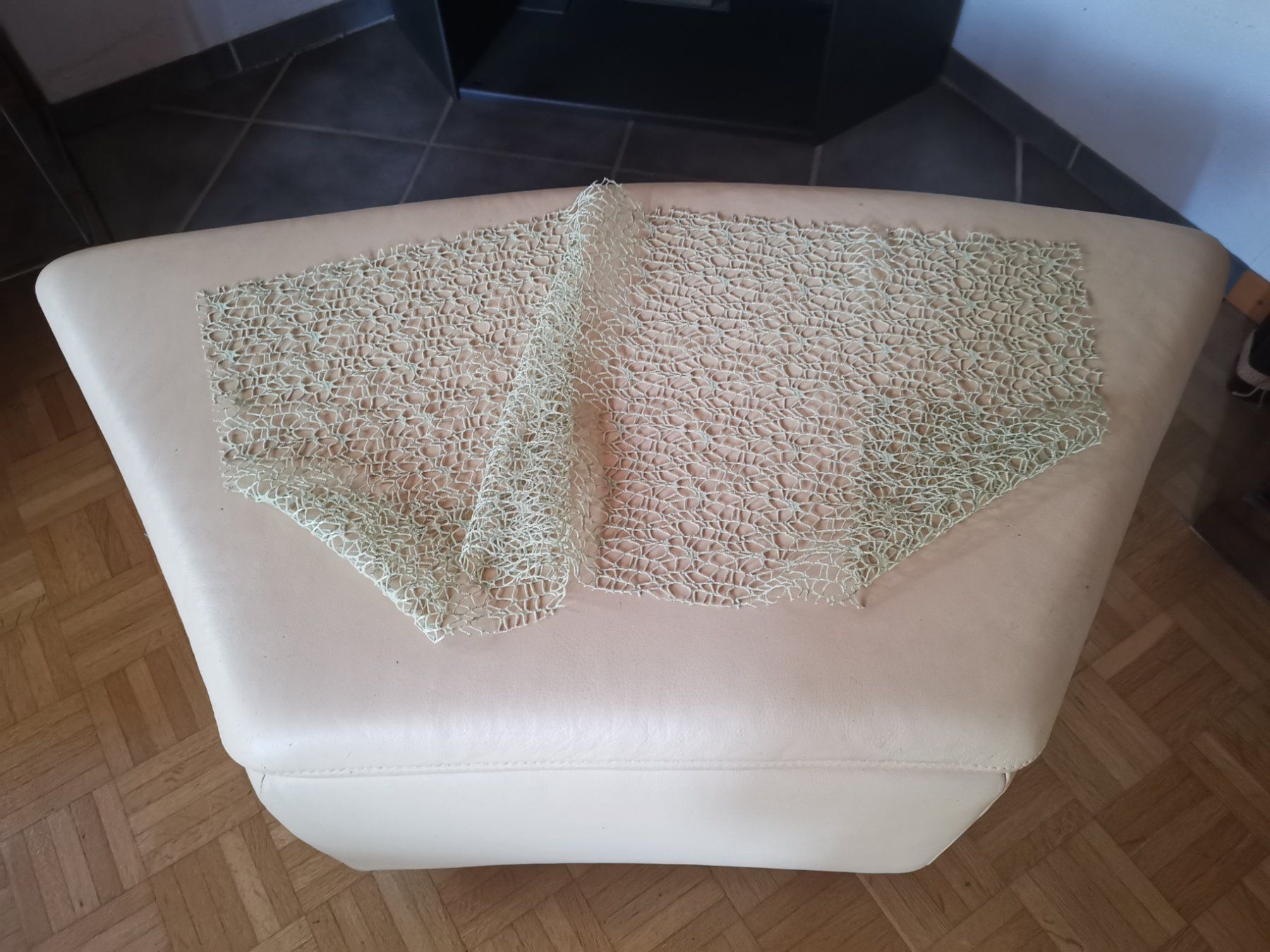Sgabelli: Leder-Hocker – Usato da Giswil venduto da Zumsteed 2