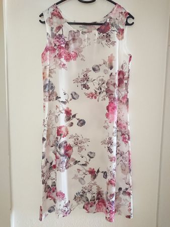 Damen Sommer Kleid mit Blumenmotiv Gr. M leicht transparent