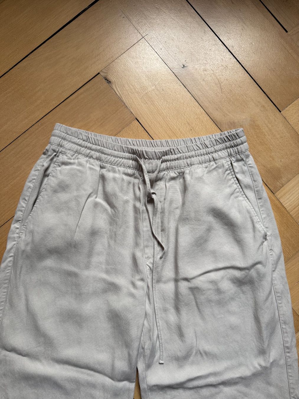 Zara Pantaloni: ZARA - Hose beige locker M – Usato da Zürich venduto da Diazaio 1