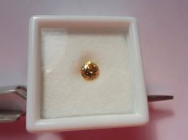 Diamant - 0.50 ct. Brillant- greenish yellow