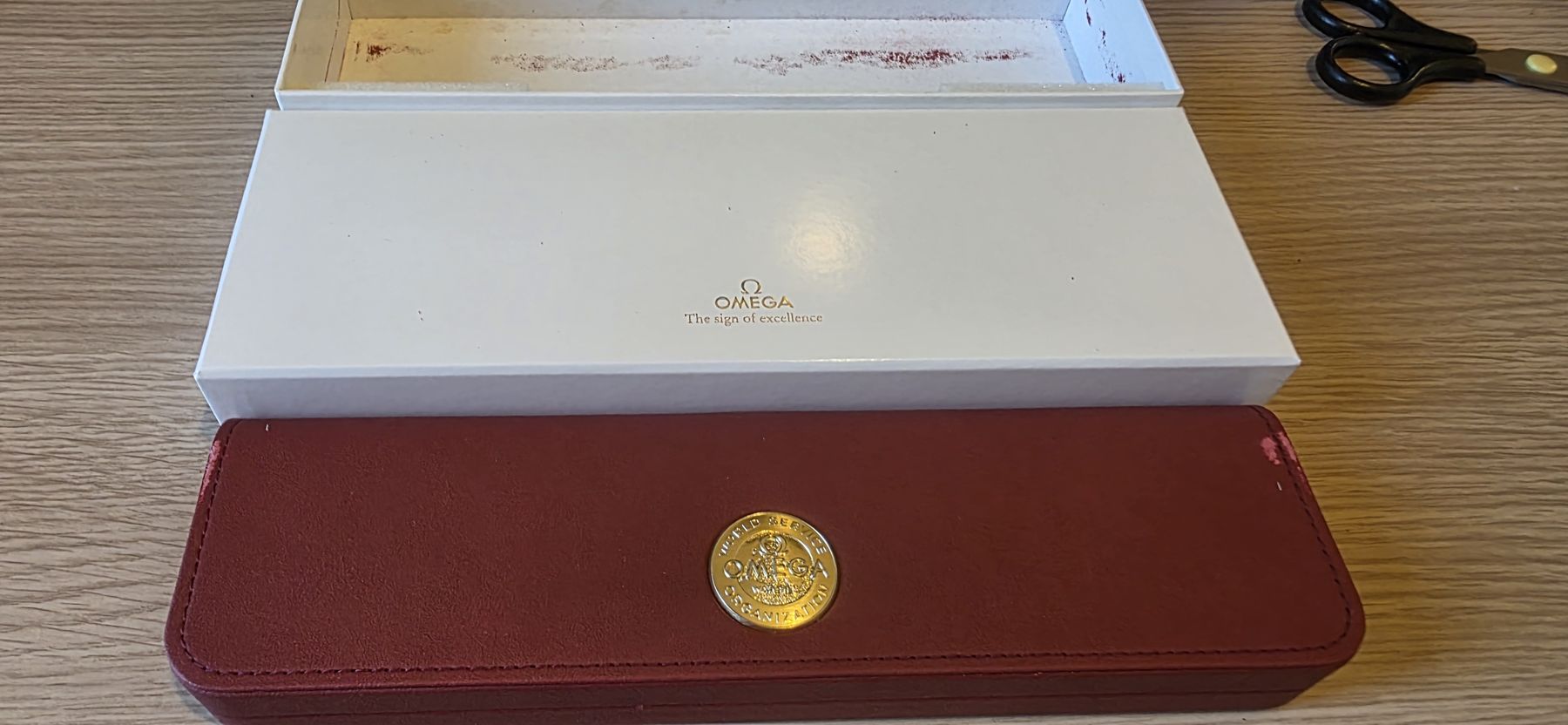 Omega Orologi: Omega Box Ecrin rectangulaire rouge – Usato da Neuchâtel venduto da mywatch4u 4