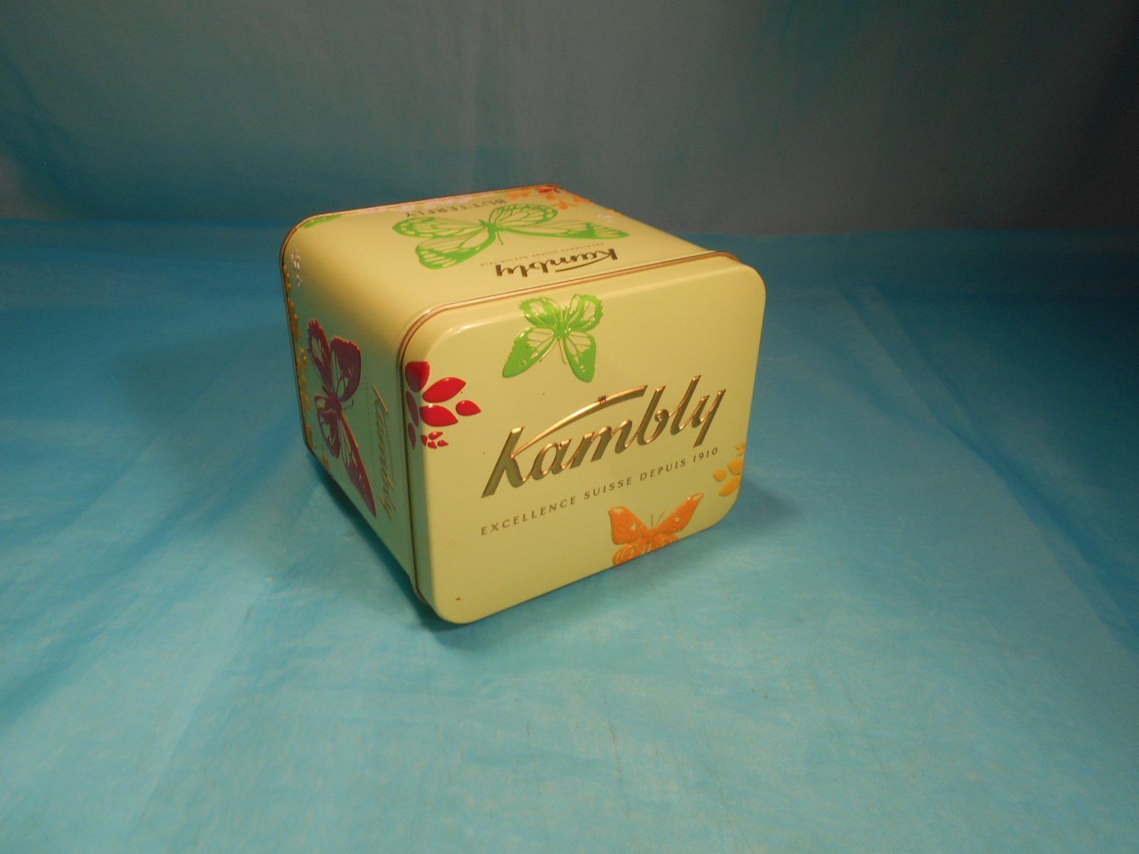 Kambly Altro in Decorazioni & Accessori: Kambly Blechbüchse mit Schmetterlingen, hellgrün – Usato da Bellach venduto da JingleCherry 4