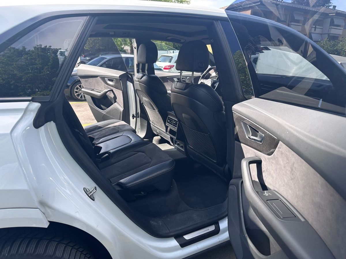 Audi Automobili: Audi Q8 50 TDI quattro – Usato da Zürich venduto da E_Mehmeti 3