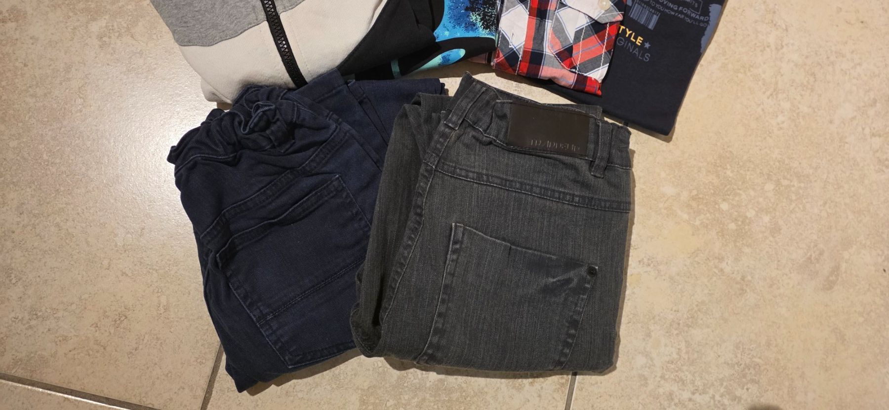Nike Kleiderpakete & -sets: lot habits garçon 10-12 ans – Gebraucht aus Ste-Croix von kar_9x7w 3