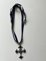 Gothic Kette mit Kreuzanhänger in Blau & Silber