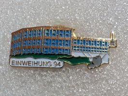 Ansteckpin 270: Einweihung