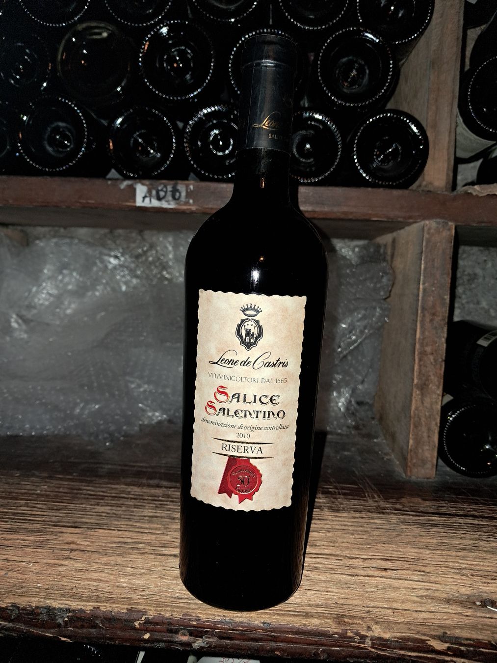 Vino: Salice Salentino Riserva Leone de Castris 2010 – Nuovo e nell'imballaggio originale da Le locle venduto da juliensaran