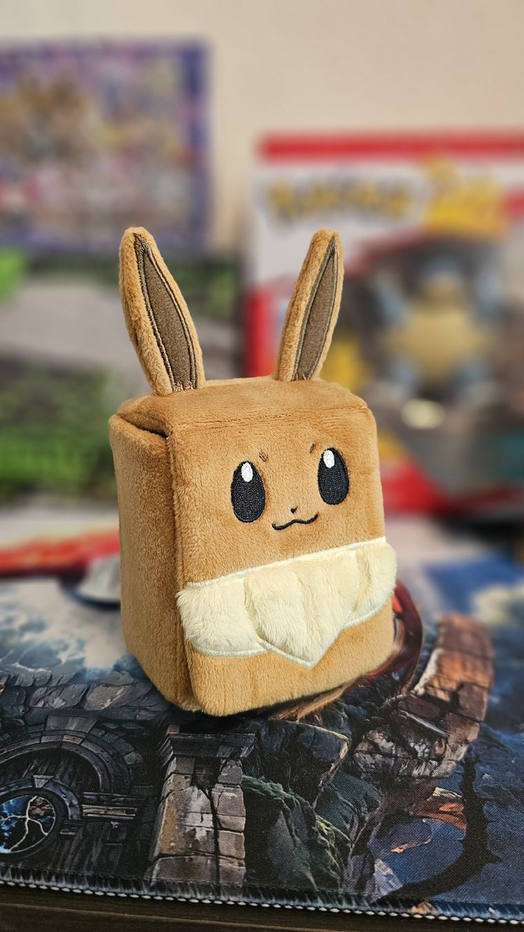 Pokémon Sammelbilder & Trading cards: Pokemon Prismatic Evolutions Eevee Deckbox Neu – Neu (gemäss Beschreibung) aus Unterseen von ninetyfour