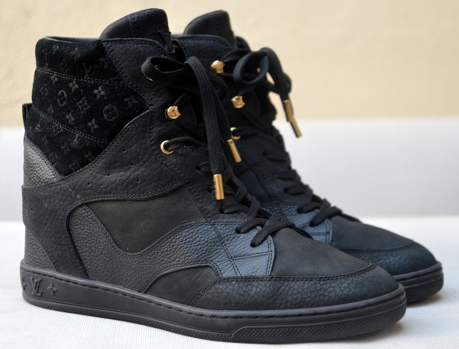 Louis Vuitton Scarpe da donna: Louis Vuitton Sneakers .40 – Usato da Collonges venduto da Allegree