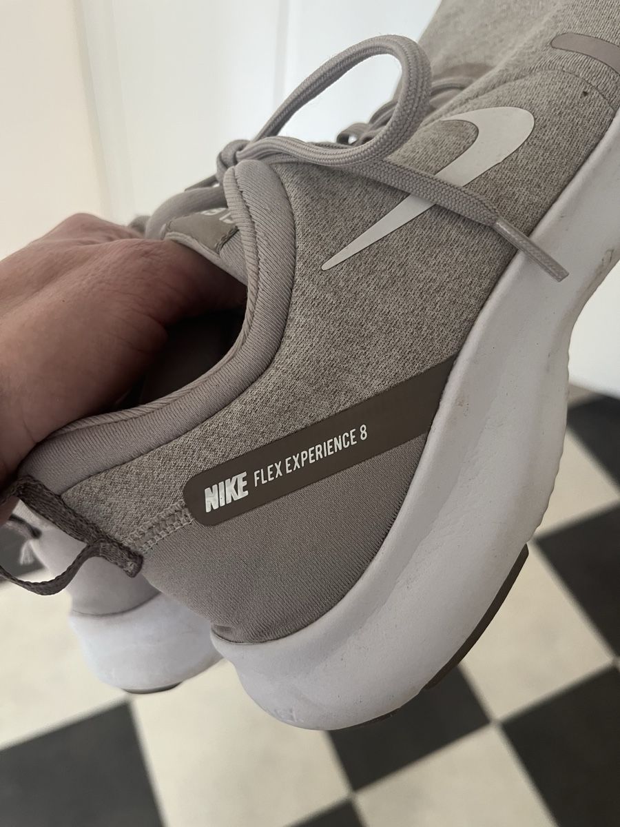 Nike Scarpe da donna: Nike Flex Experience 8, Damen Turnschuhe, Grösse 38.5 – Usato da Luzern venduto da Boudin03 5