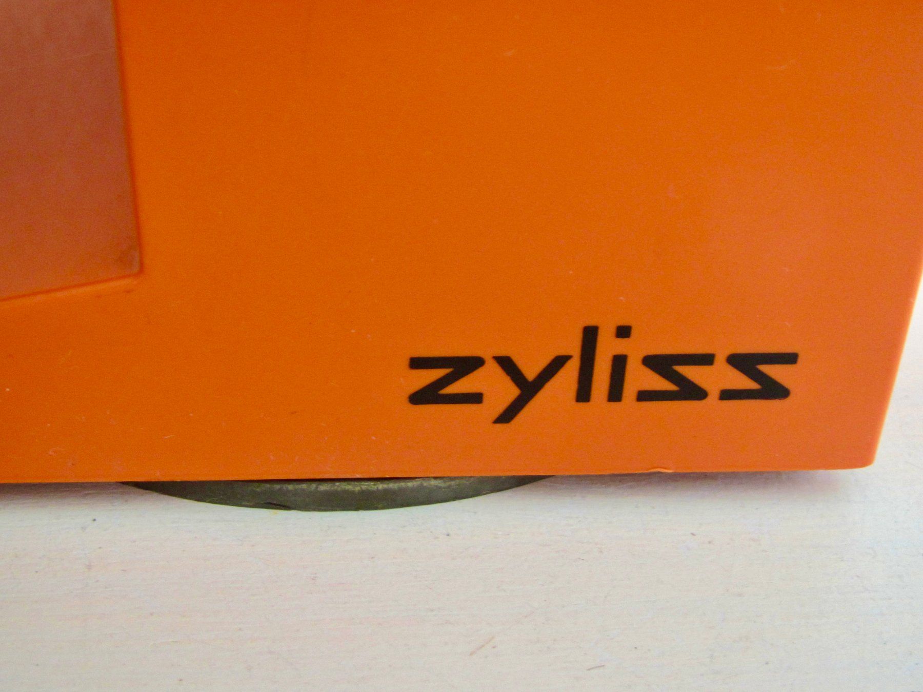 Zyliss Appareils de cuisine: RÂPE A LEGUMES ZYLISS – D'occasion à Murten par Selliot 4