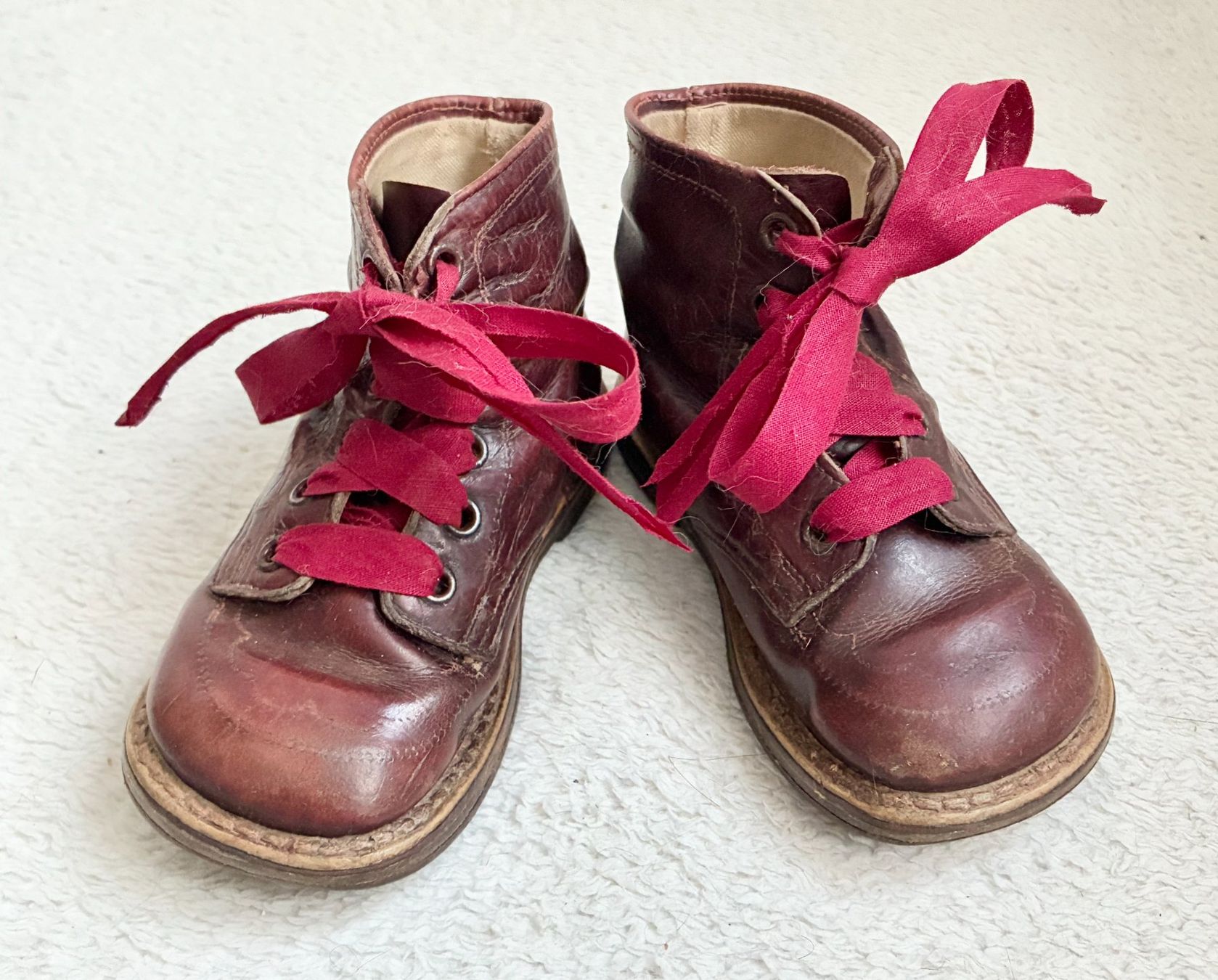 Scarpe per ragazzi: Antike Leder Kinderschuhe, Dunkelbraun – Usato da Kloten venduto da Nephty