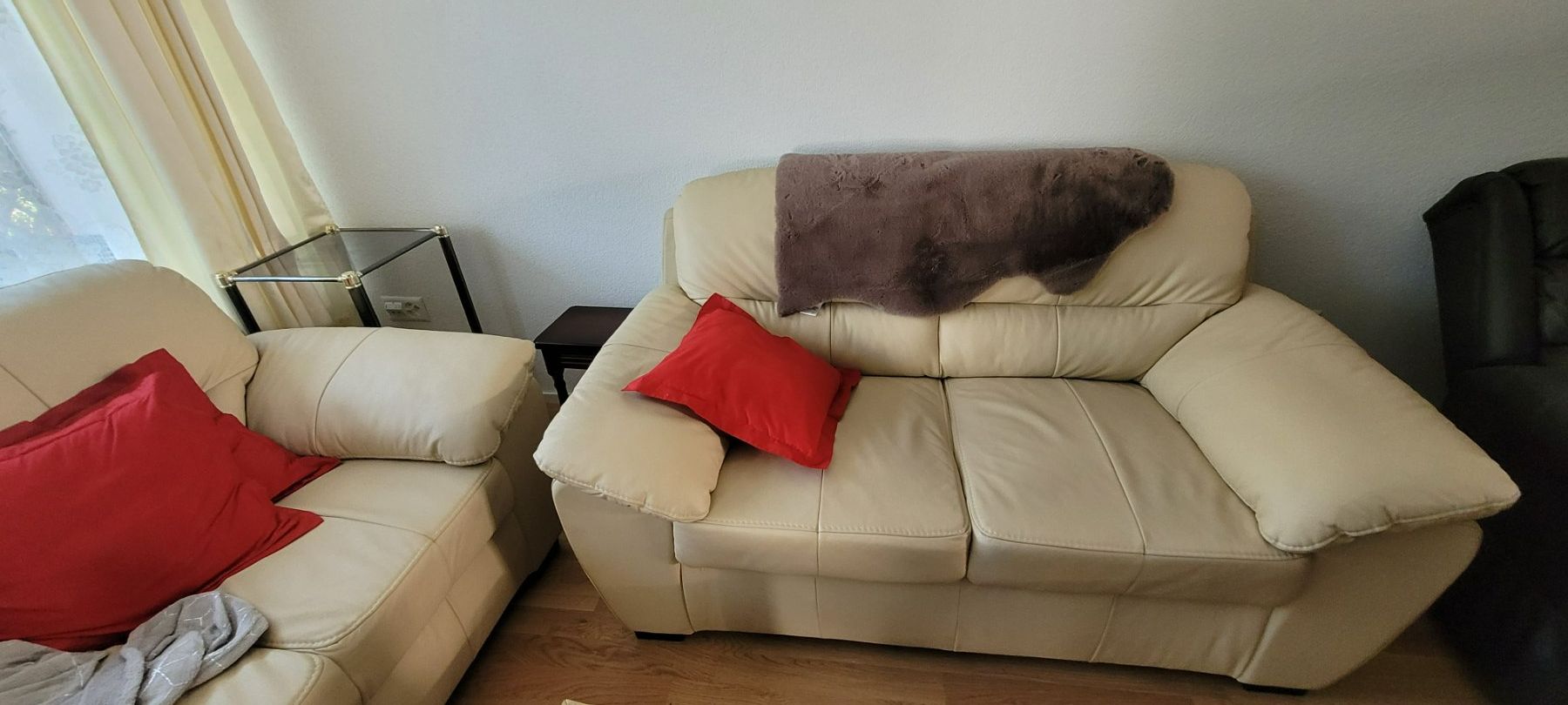 Divani: Sofa Leder  2er Sitze – Usato da Nürensdorf venduto da Maesesport