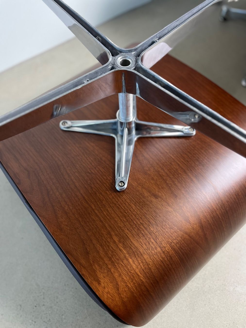 Poltrone: Designer Lounge Sessel und Ottoman, Echtes Leder – Nuovo e nell'imballaggio originale da Münchenstein venduto da AndreHaus 3