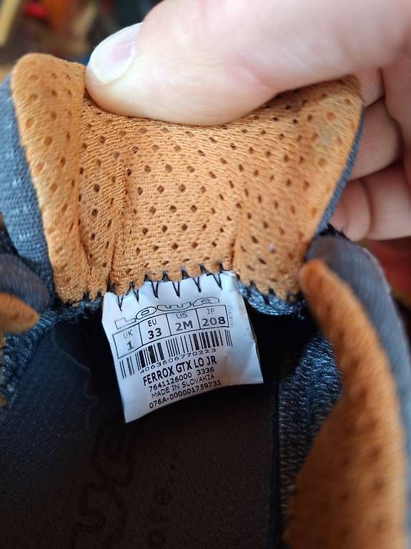 Lowa Scarpe per ragazzi: Lowa trekkingschuhe – Usato da Erlinsbach venduto da Busio