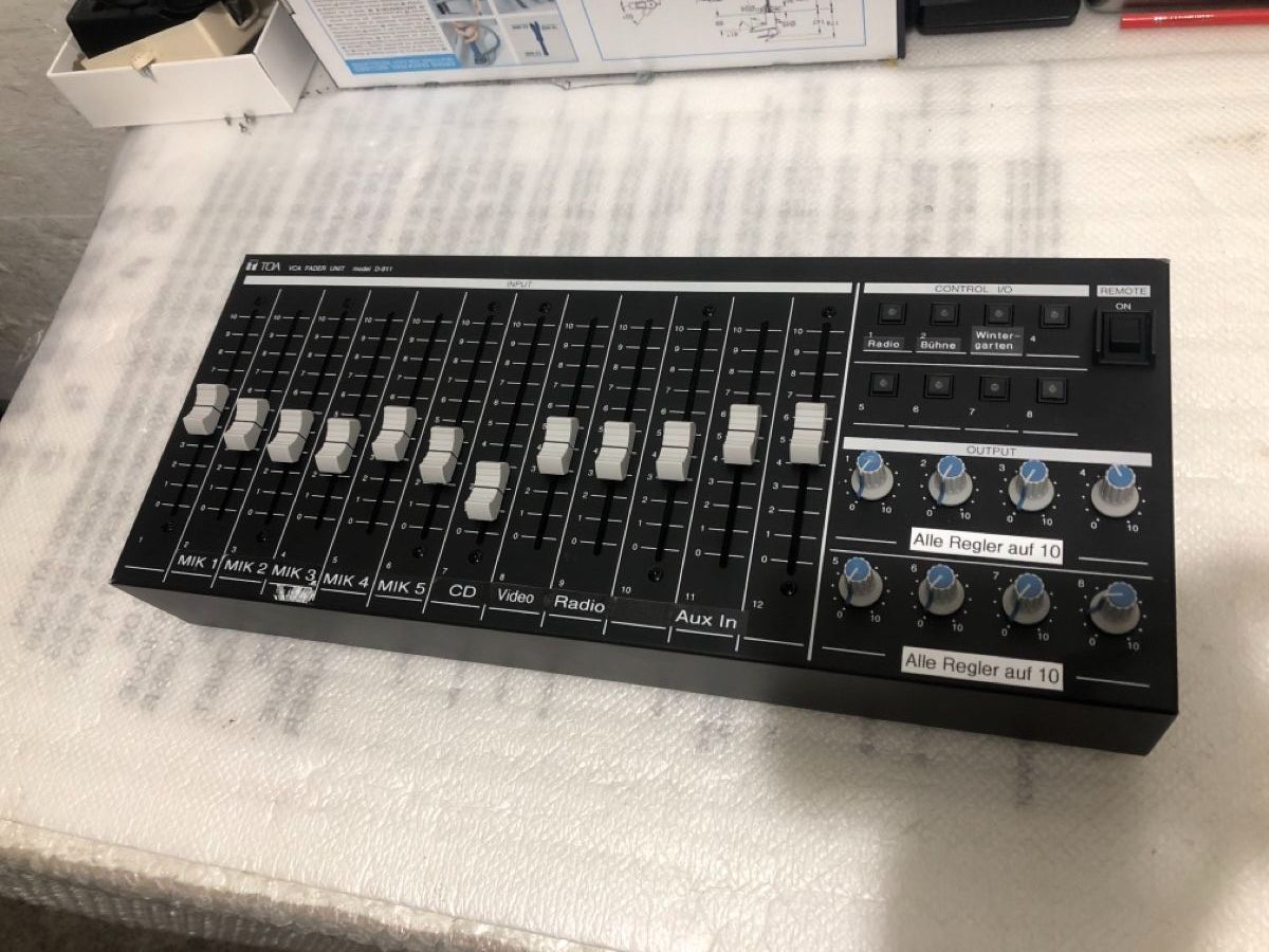 Strumenti musicali: Toa D-911  vca fader unit – Usato da Biel-Bienne venduto da alos07