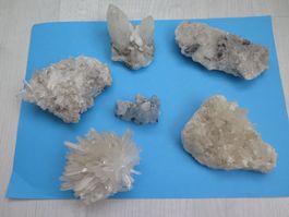 6 Mineralien Bergkristalle und Nadelquarz
