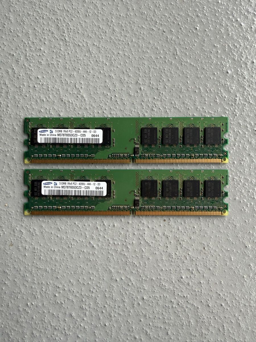 Samsung Mémoires / RAM: SAMSUNG 1GB DDR2 RAM 2x 512MB – D'occasion à Oberrieden par rroane2