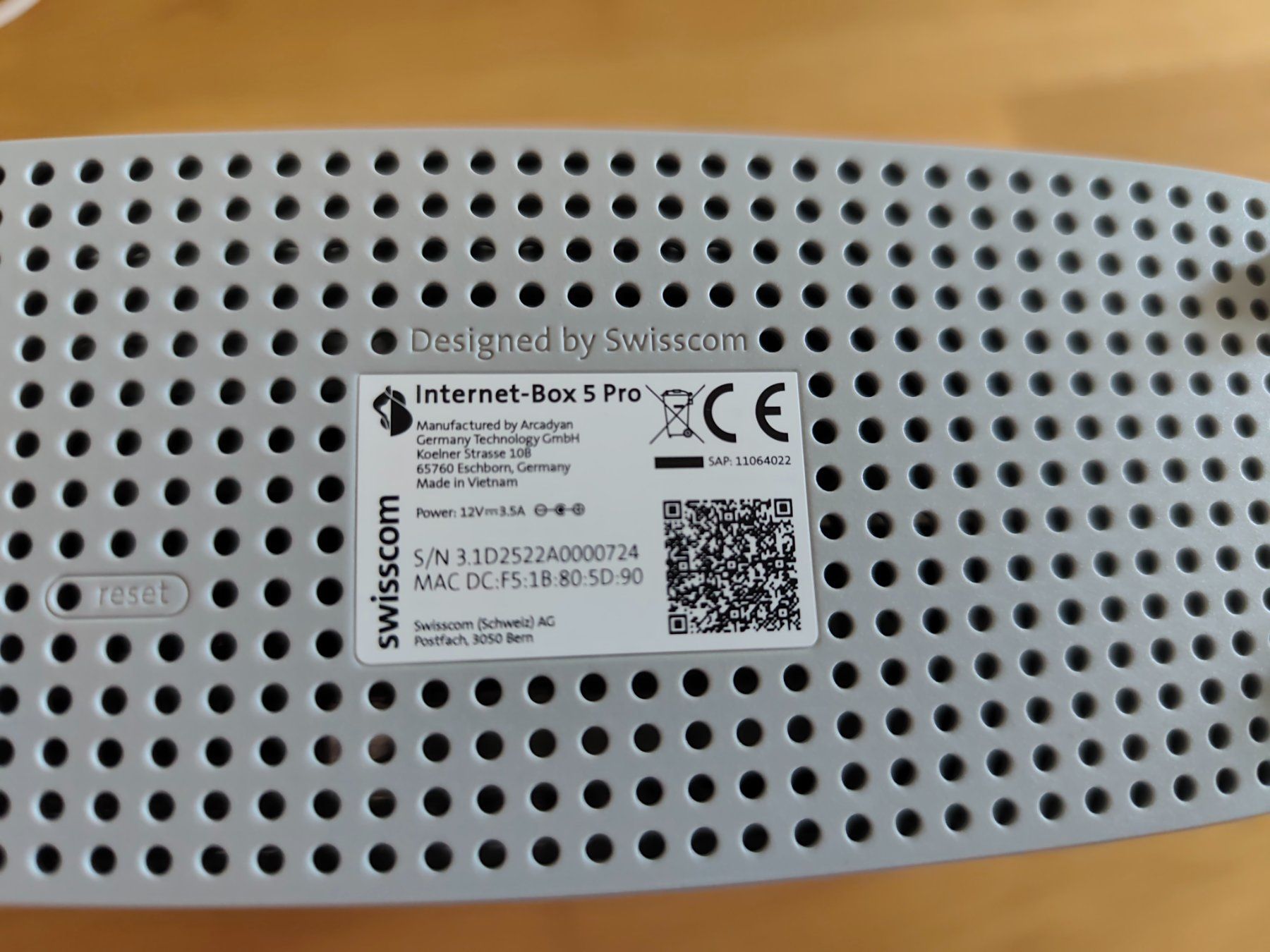 Swisscom Modems & Router: Perfektes Swisscom Set - Internet Box 5 pro + WLAN Box – Gebraucht aus Berikon von Bulle 1