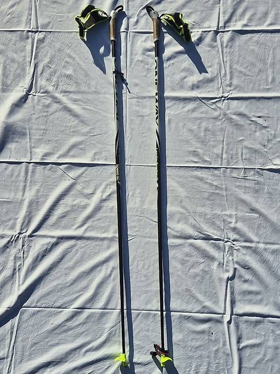 Bastoncini da sci: Carbon Langlaufstöcke 145cm – Usato da Bubikon venduto da wett 1