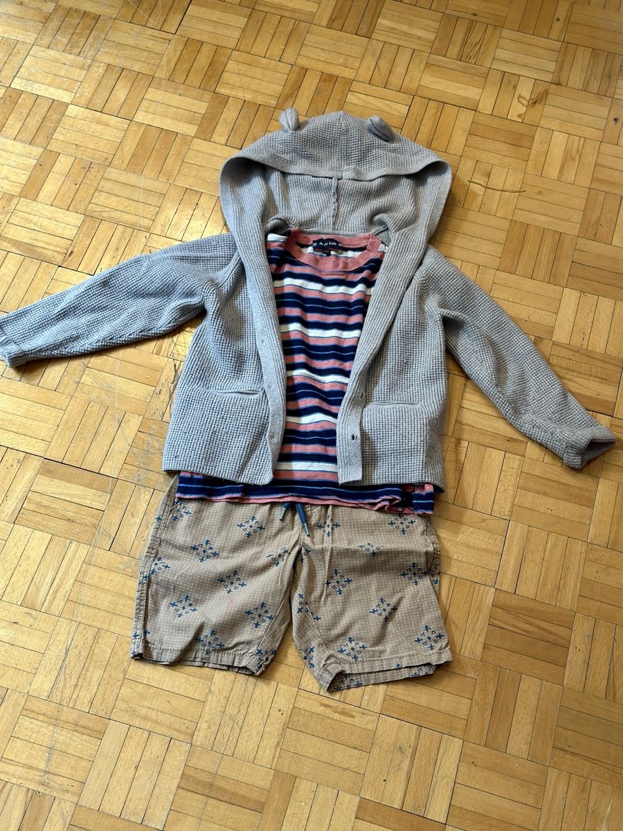 Lotti & Set di vestiti: Kleider Set 110/116 – Usato da Zürich venduto da Paleardi 1